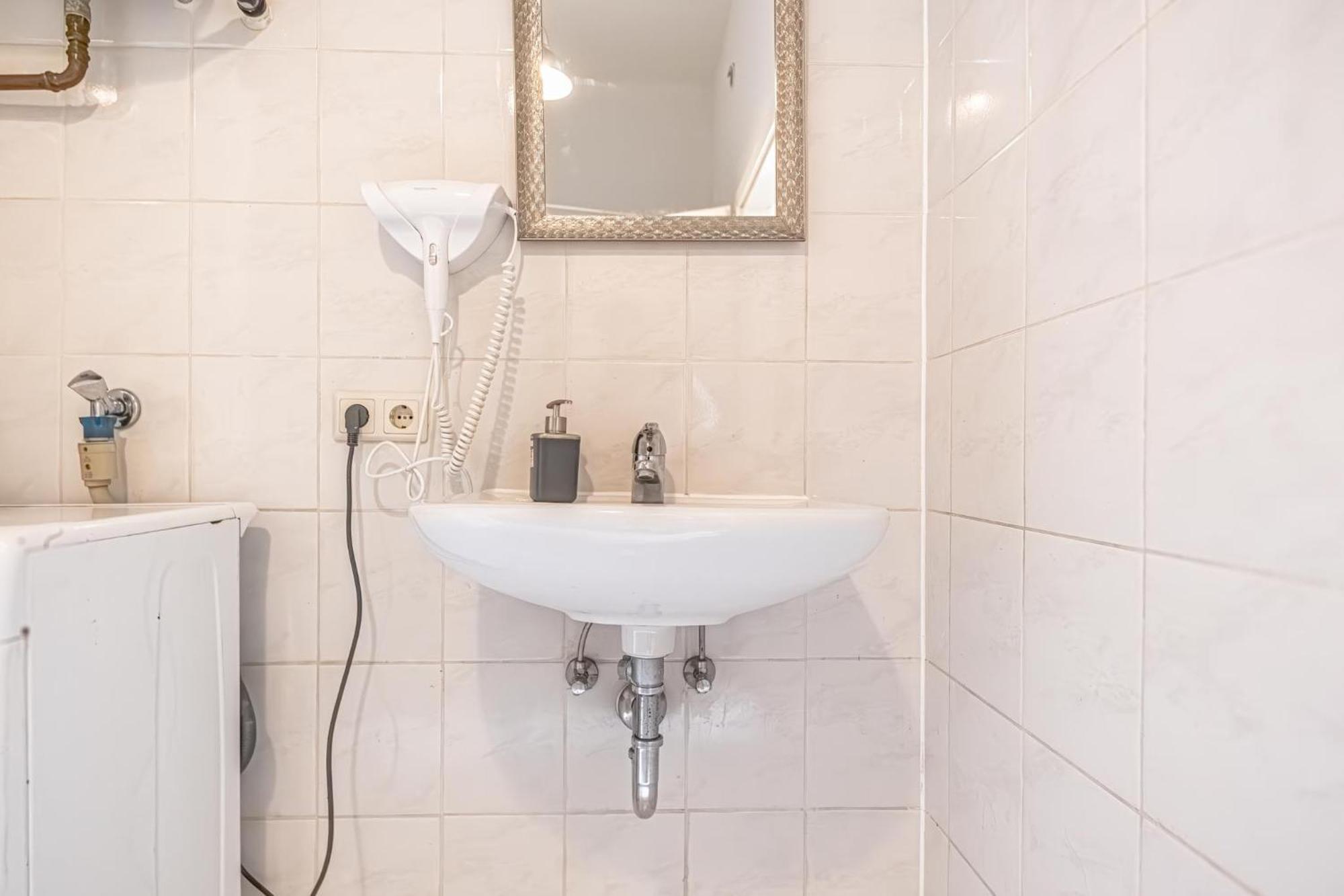 Sweet 3Br Shared Apt Near Wiener Stadthalle & Central ภายนอก รูปภาพ